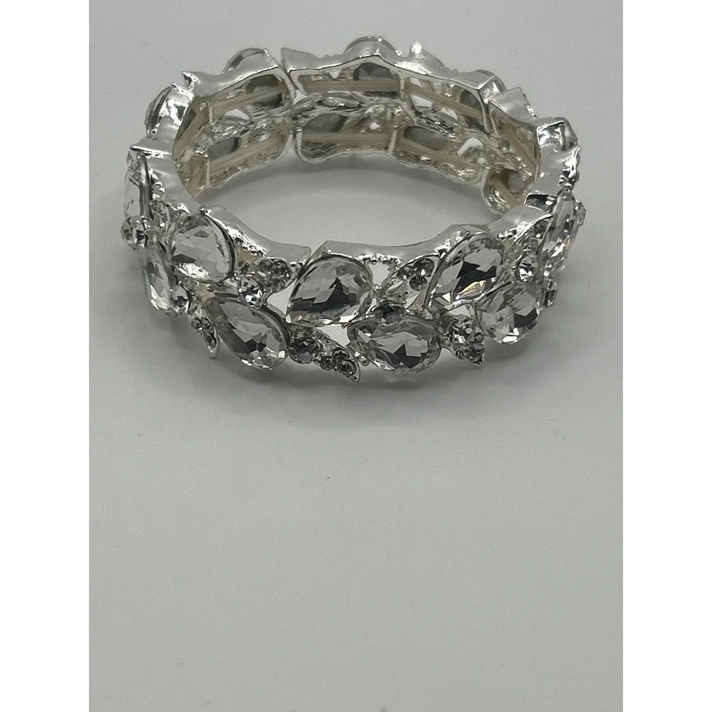 Silver Tone Rhinestone Stretch‎ Bangle Bracelet Womens 7.5in Statement Sparkle